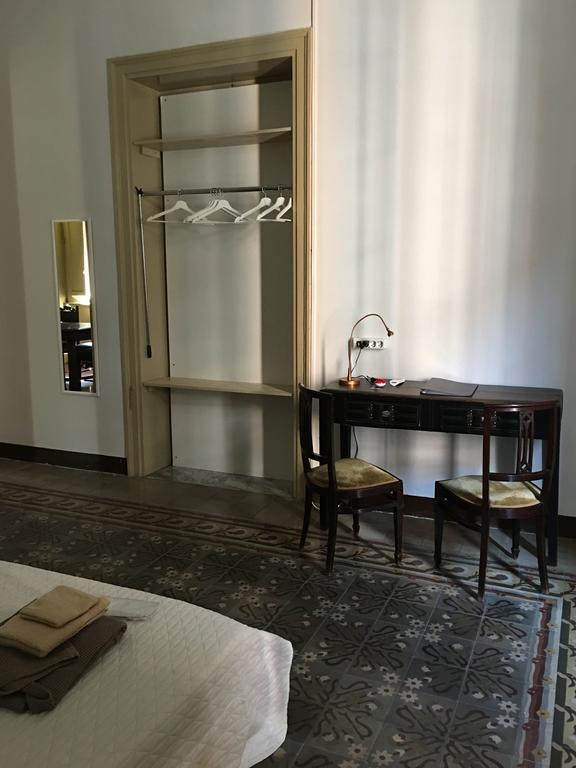Deco Guest House Палермо Экстерьер фото