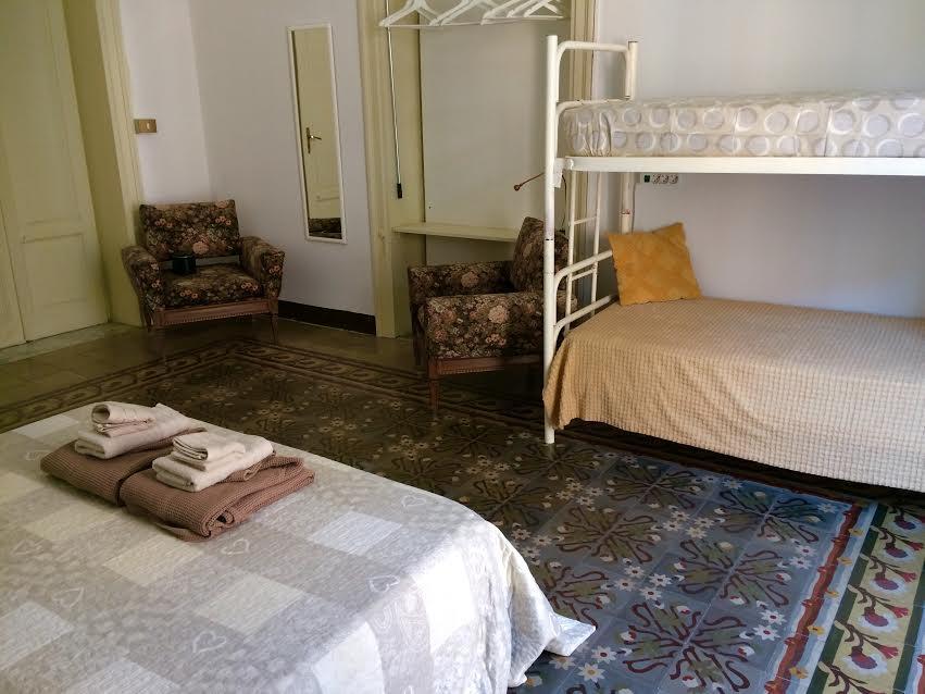 Deco Guest House Палермо Экстерьер фото
