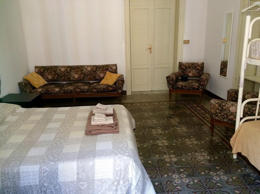 Deco Guest House Палермо Экстерьер фото