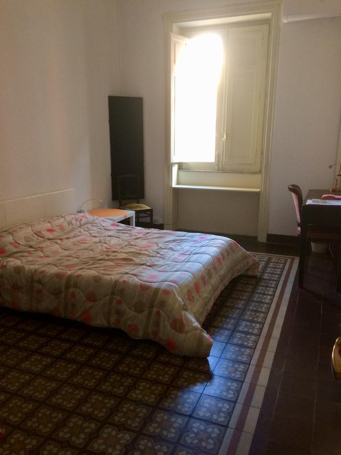 Deco Guest House Палермо Экстерьер фото